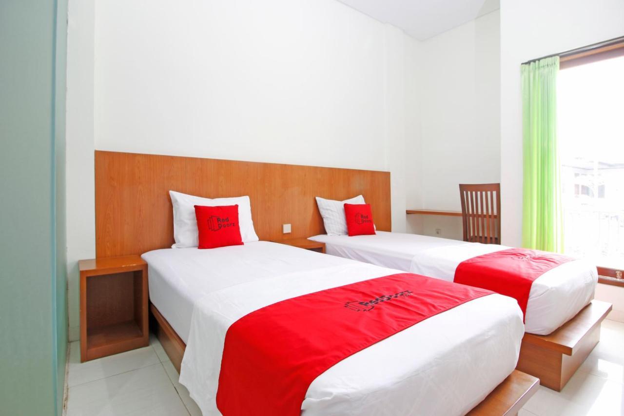 Reddoorz @ Turangga Sari Hotel Kejayan Exterior photo
