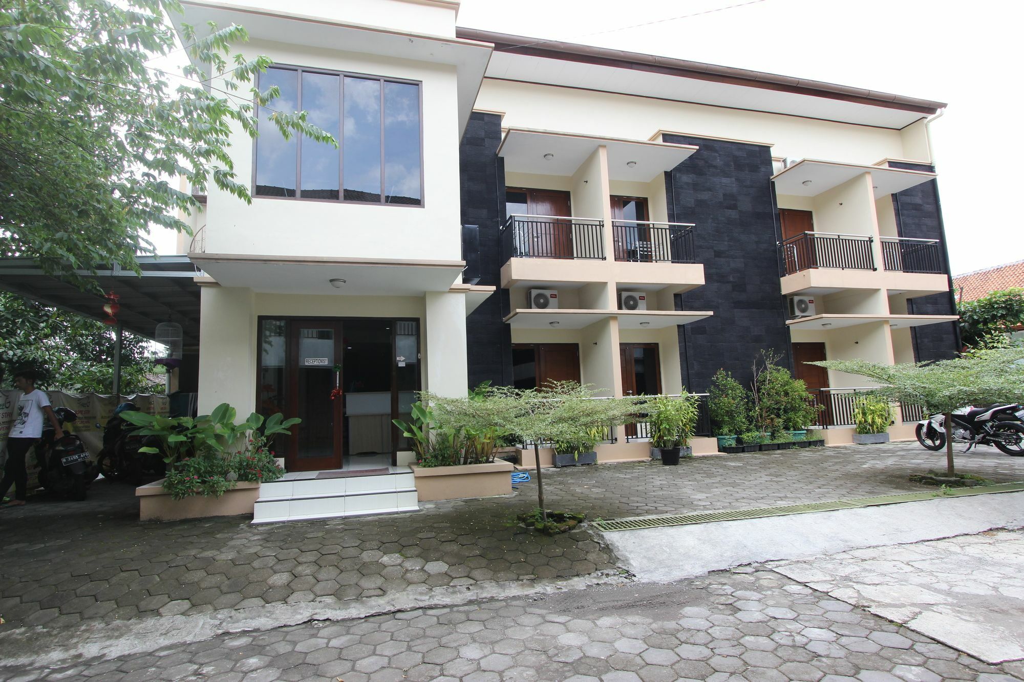 Reddoorz @ Turangga Sari Hotel Kejayan Exterior photo