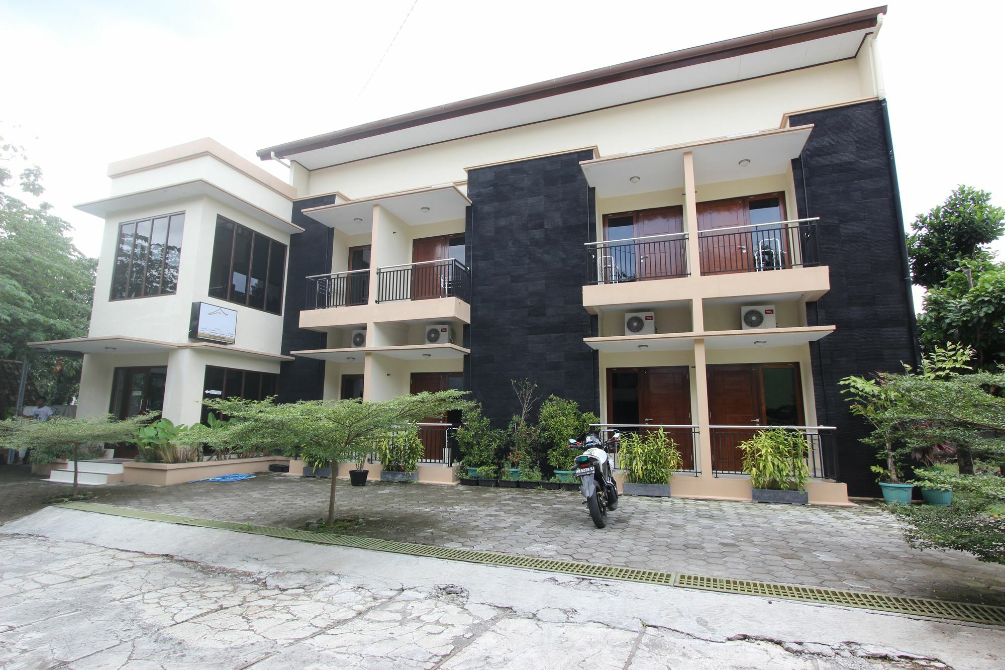 Reddoorz @ Turangga Sari Hotel Kejayan Exterior photo